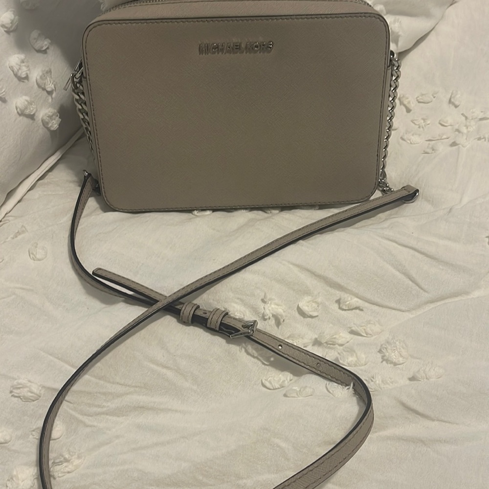 Excellent condition Michael Kors purse